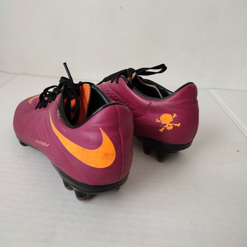 Nike Cleats - Picture 4 of 16